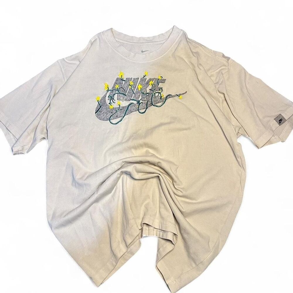 Nike Sportswear M2Z Embroidered Floral Futura Logo T-Shirt